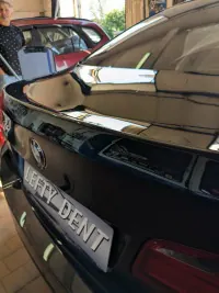 Крышка багажника BMW после ремонта без покраски